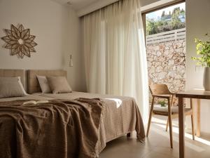 Posteľ alebo postele v izbe v ubytovaní Thelxi's Suite I - Brand New Seaview Suite!