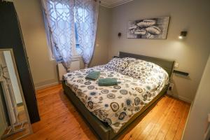 Giường trong phòng chung tại 02- Appt Keremma -Vue Mer - Onival- 2 chambres