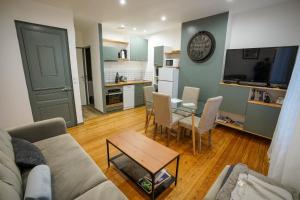 Nhà bếp/bếp nhỏ tại 02- Appt Keremma -Vue Mer - Onival- 2 chambres