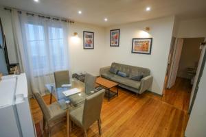 Khu vực ghế ngồi tại 02- Appt Keremma -Vue Mer - Onival- 2 chambres +8 ảnh