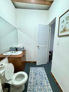 Φωτογραφία από το άλμπουμ του Suite Agua - The Garden House - Independiente, Piscina, BBQ, Jardín, Terraza, Pedro Vicente Maldonado σε Pedro Vicente Maldonado