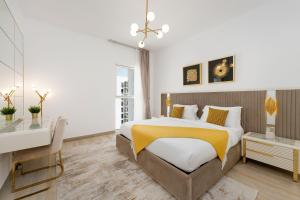 Postel nebo postele na pokoji v ubytování Maison Privee - Chic Apt on Yas Island cls to ALL Main Attractions + 12 fotografií