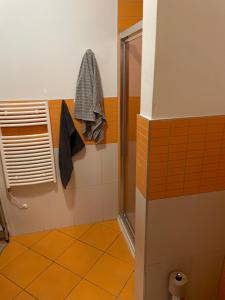 Koupelna v ubytování Útulný apartmán Triangel 50m od lyžiarského vleku Záhradky + 37 fotografií
