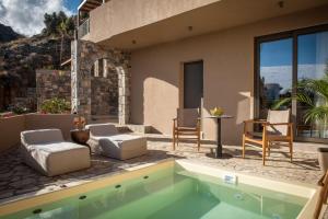 Бассейн в Elounda Infinity Exclusive Resort & Spa - Adults Only или поблизости