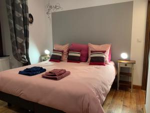 Posteľ alebo postele v izbe v ubytovaní Magnifique appartement 8 couchages dans villa historique
