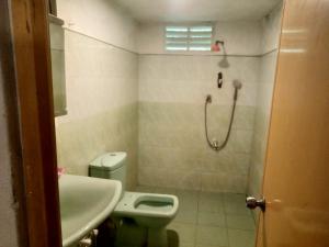 Koupelna v ubytování Opara Palace + 21 fotografií