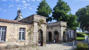 Zdjęcie z galerii obiektu Maison Charmeilles - La suite Fronsac w mieście Fronsac