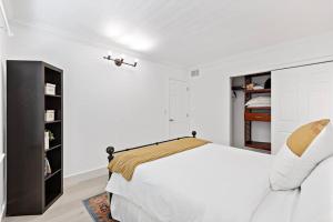 Postel nebo postele na pokoji v ubytování Las Olas Blvd Exclusive Apt with waterview