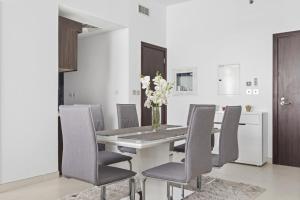 Gallery image of VayK - Stunning 1BD with Full Sea View on the Palm in Dubai
