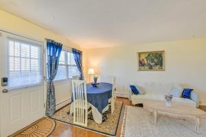Gallery image of Cozy Bay Shore Condo Near Museums and Outdoor Rec! in Bay Shore