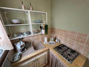 Dapur atau dapur kecil di Casa del mare Mely