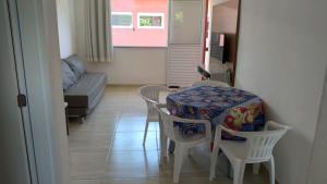 Ruang duduk di Village no Residencial Ecoville das Mangueiras, 3km da praia de Guarajuba