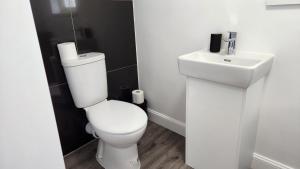 Phòng tắm tại Bridge Street Apartments