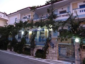 Gallery image of Paris Beach Hotel in Iraion