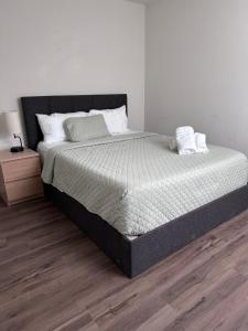 Postel nebo postele na pokoji v ubytování Perfect 4Bd with King Bed Vacation Home