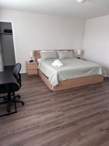 Postel nebo postele na pokoji v ubytování Perfect 4Bd with King Bed Vacation Home