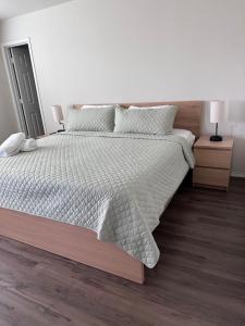 Postel nebo postele na pokoji v ubytování Perfect 4Bd with King Bed Vacation Home