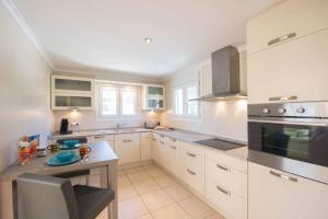 Afbeelding uit fotogalerij van Villa Malibu - PlusHolidays in Moraira +24 foto's