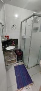 a bathroom with a shower and a sink at Apartamento Mobiliado - Botafogo in Rio de Janeiro +6 photos