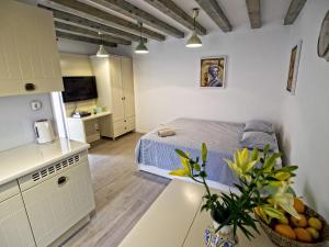 Ein Bett oder Betten in einem Zimmer der Unterkunft Anja Apartments