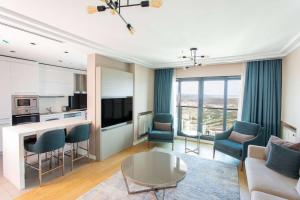 Kuchyň nebo kuchyňský kout v ubytování Radisson Residences Avrupa TEM Istanbul