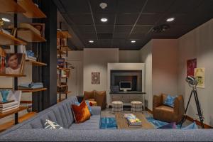 Istumisnurk majutusasutuses Moxy Phoenix Downtown
