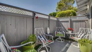 Κήπος έξω από το Designer Condo in Hip Zen Yard Midtown Phoenix