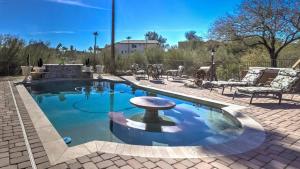 Bassein majutusasutuses Fountain Hills Gem with Pool and Great Views või selle lähedal