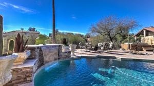 Bassein majutusasutuses Fountain Hills Gem with Pool and Great Views või selle lähedal