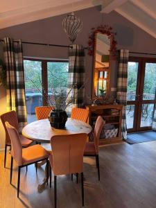 Χώρος καθιστικού στο Woodside Lodge, Weybourne, Holt