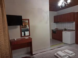 A kitchen or kitchenette at Erodios Guesthouse
