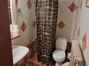 A bathroom at Erodios Guesthouse