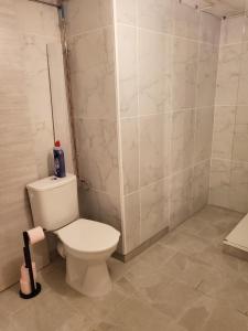 Ένα μπάνιο στο La Villa du MOULIN DE MADAME