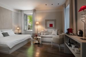 Giường trong phòng chung tại GombitHotel