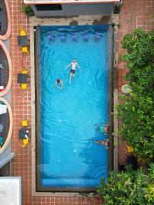 Piscina di White Rabbit Hostel o nelle vicinanze