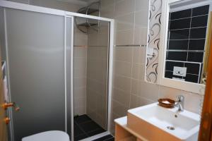 Imagen de la galería de Uğur Otel, en Kas