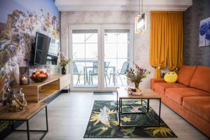 Apartments in Bukowina的休息区