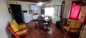 A kitchen or kitchenette at Montañas Del Sol