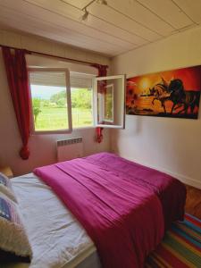 Postel nebo postele na pokoji v ubytování Maison proche lacs et océans