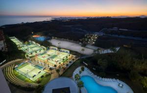 Bazén v ubytování Luxe Coast Views-Reserva del-Higuerón-Pool & Sea nebo v jeho okolí