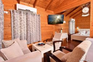 Гостиная зона в צימרים מעיינות האהבה