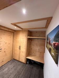 Foto sihtkohas Zweisimmen asuva majutusasutuse Chalet Solaria 2 bedrooms with mountain and garden view galeriist
