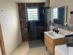 Köök või kööginurk majutusasutuses Maison vue mer La Réunion +12 fotot