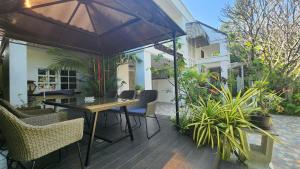 O grădină în afara Chiangmai Singharat Road Villa