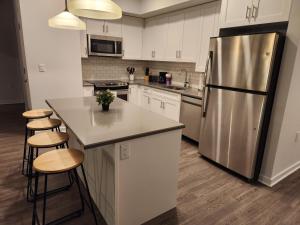 Astonishing 2BR Apt Mins to NYC