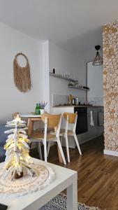 Kuchyňa alebo kuchynka v ubytovaní Apartament Boho + 10 fotografií