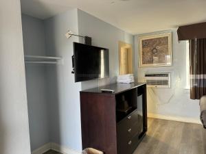 Η κουζίνα ή μικρή κουζίνα στο Budget Inn Danville