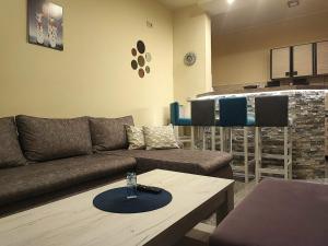 Khu vực ghế ngồi tại Apartman Breza Divcibare