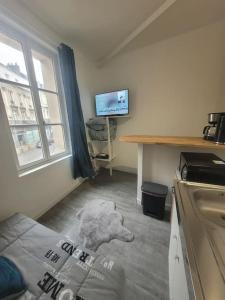 Η κουζίνα ή μικρή κουζίνα στο Studio 1 - Rouen centre-ville