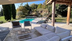 Bazén v ubytování Maison privée style provençal nebo v jeho okolí